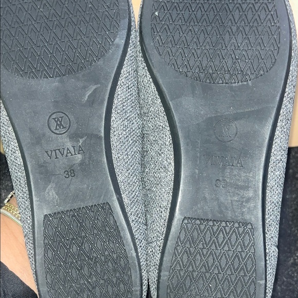 VIVAIA Pointed-Toe Patterned Flats - Picture 8 of 11